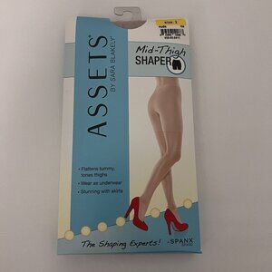 Assets by Spanx Mid Thigh Shaper Nude Size 2